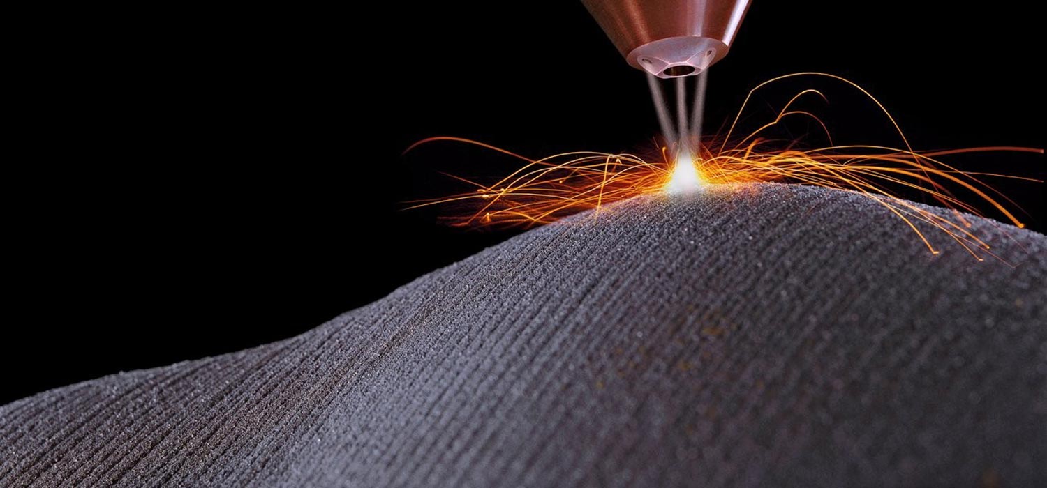 Laserschneiden eines Metallbauteils
